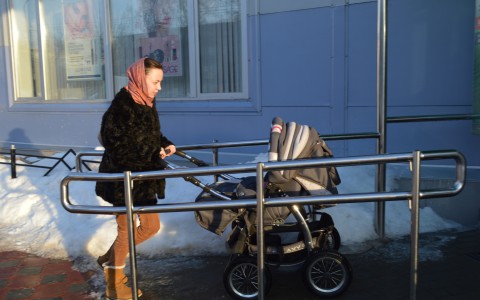 Испытано на себе: легко ли в Чепецке прогуляться с детской коляской?