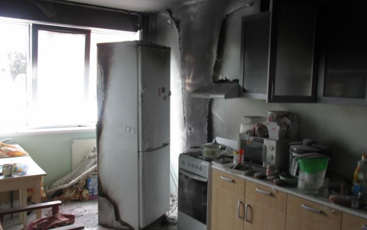 На проспекте России вспыхнула квартира в высотке: эвакуировали 10 человек