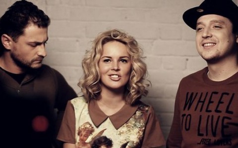 Сколько стоит концерт группы "Роднополисы" и какие у музыкантов требования к номерам и еде?