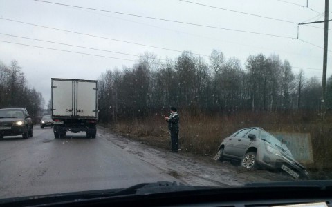 В Перекопе «Лада» вылетела в кювет