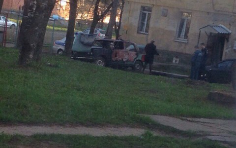 Очевидцы: «На Луначарского подожгли легковушку»