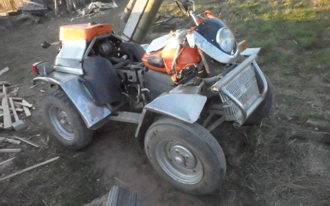 В Чепецком районе мужчина на самодельном мотоцикле съехал в кювет