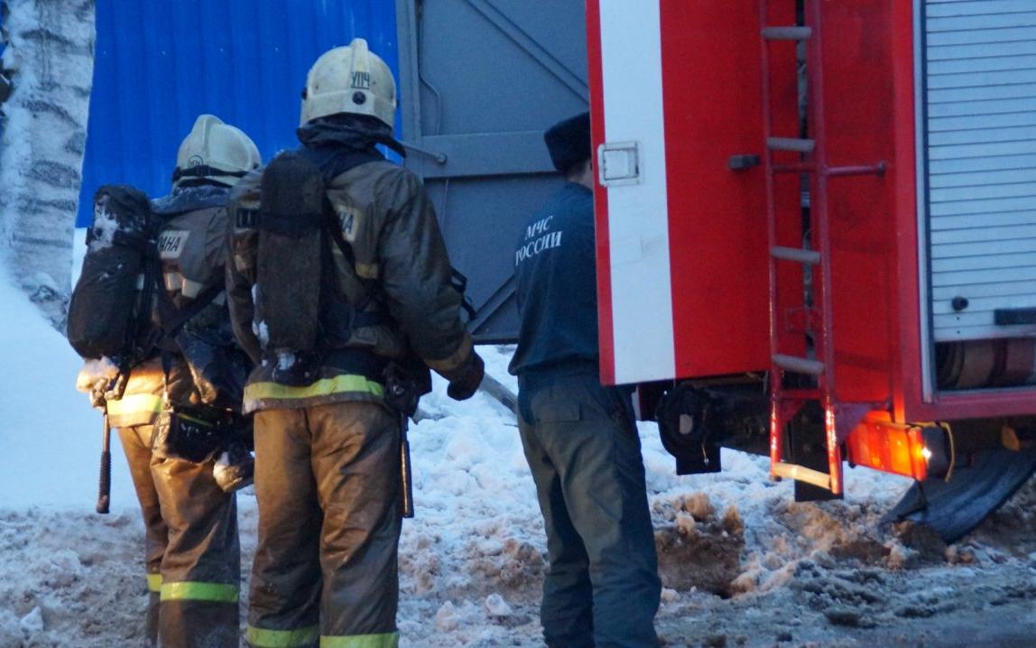 В Чепецком районе произошел пожар на деревообрабатывающем предприятии