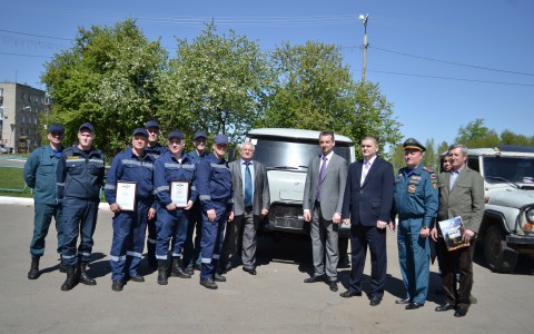 «УРАЛХИМ» подарил Кирово-Чепецкому Управлению гражданской защиты новый автомобиль