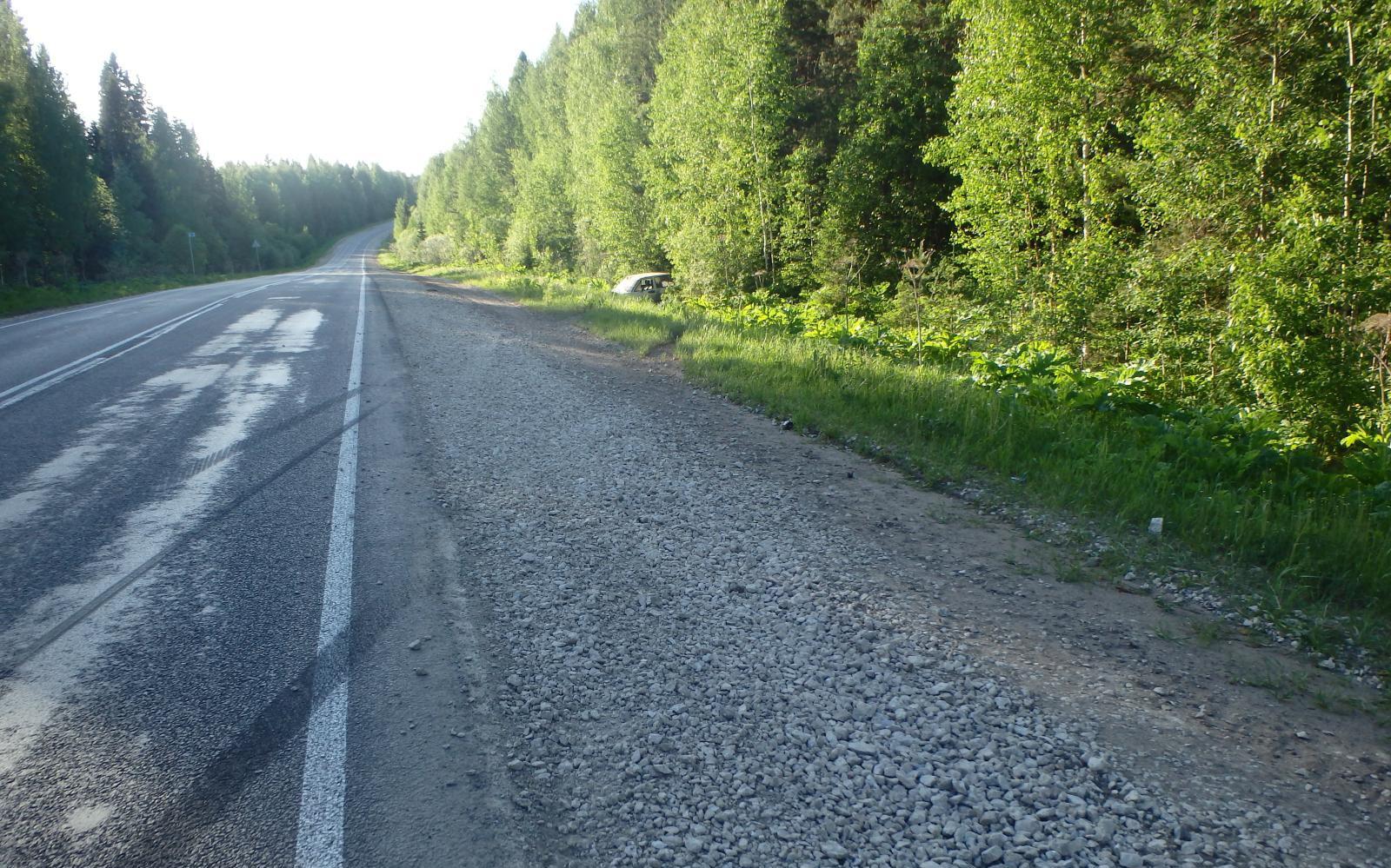 В Кирово-Чепецке иномарка улетела в кювет и перевернулась: 28-летнего пострадавшего срочно доставили в больницу