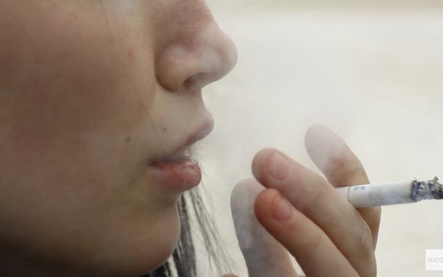 День отказа от курения: кировчане рассказали, как бросили курить с помощью дерева, записки и на спор