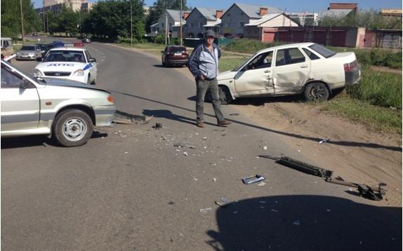 На проспекте Мира не поделили дорогу два ВАЗа: оба авто серьезно пострадали