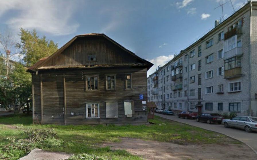 В Кирове при сносе деревянного дома нашли труп женщины