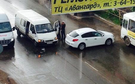 В Кирово-Чепецке столкнулись два автомобиля: пострадали три пассажирки, среди них 12-летняя девочка