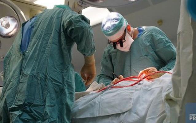 В Кирове хирурги провели уникальную операцию пациенту с раковой опухолью