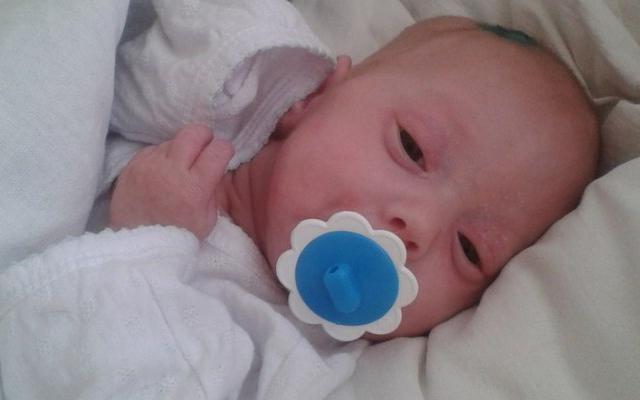 Новорожденная Роза не сдавалась и на 7 сутки начала дышать сама