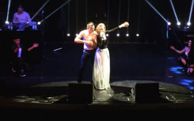 Кировчанин станцевал с певицей Ангиной: парня сравнили с Коляном из "Реальных пацанов"