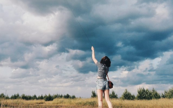 Фоторепортаж из соцсетей: признание в любви, лучший подарок и запуск воздушного змея