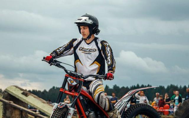 Байк-рок-фест "Взлетная полоса" в Чепецке: полет на воздушном шаре, соревнования по мототриалу и армрестлингу