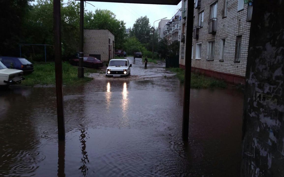 Фоторепортаж с улиц затопленного Кирово-Чепецка