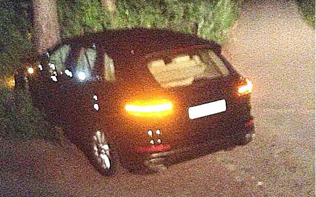 В Чепецке автоледи на Porsche Cayenne врезалась в дерево