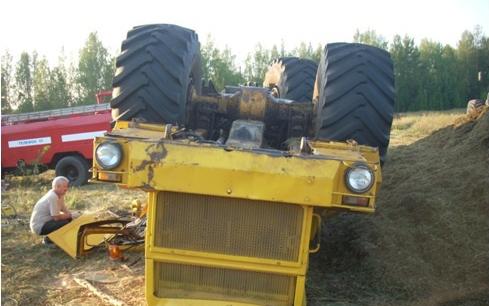 В Кирово-Чепецком районе перевернулся трактор: водитель погиб