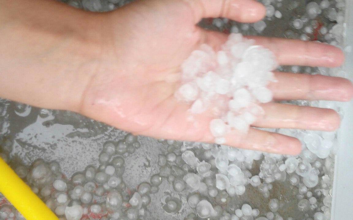 Видео: в Чепецке прошел сильный град