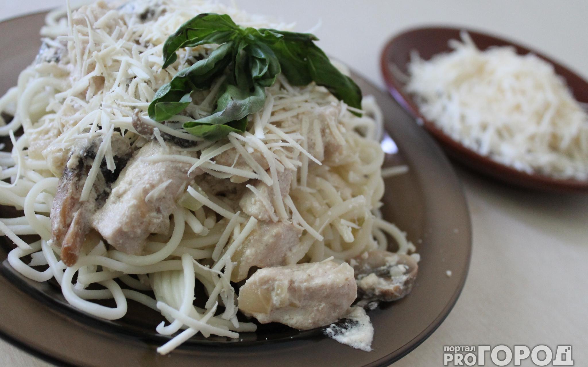 Паста по-домашнему: с курицей и шампиньонами