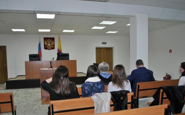 Суд ликвидировал компанию "Новатор", которая обманывала чепчан