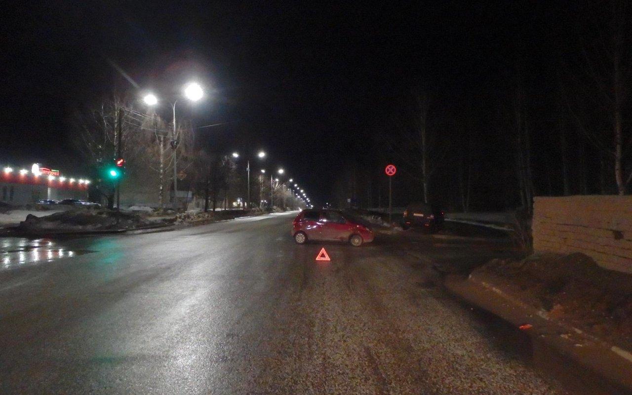 В Чепецке женщина-водитель на Matiz не пропустила Land Rover