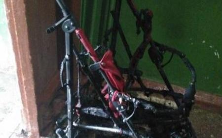 Стало известно, кто поджег коляску в подъезде в Кирово-Чепецке