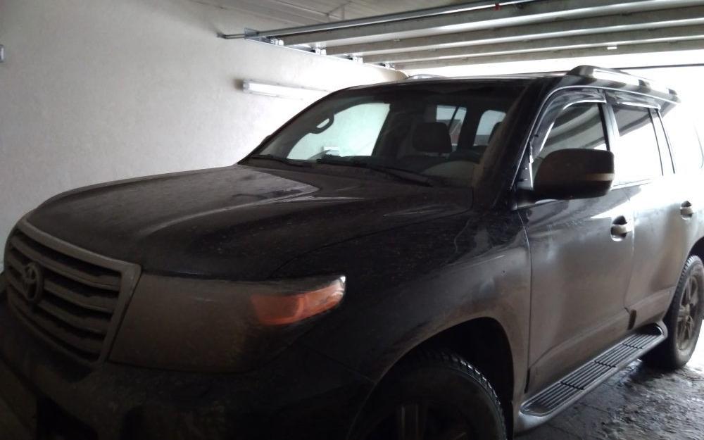 В Чепецке у должника арестовали внедорожник за 3,5 миллиона рублей