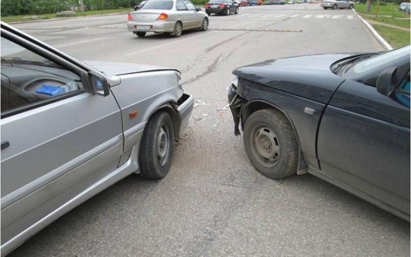 В Кирово-Чепецке столкнулись два ВАЗа
