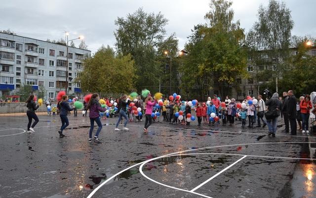 В Кирово-Чепецке появилась новая спортивная площадка