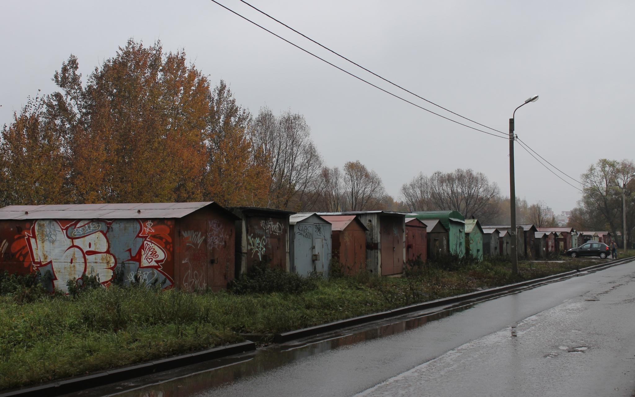 В Чепецке мужчина украл гараж с мотоциклом внутри