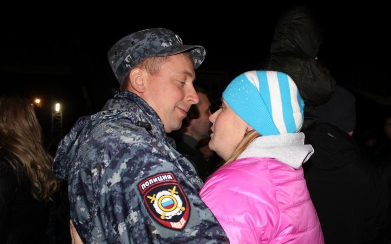 Полицейские из Кировской области вернулись из командировки в Чечню