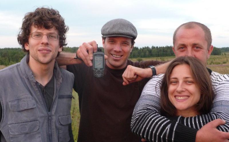 В Зуевке пьяный мужчина предложил девушке Джесси Айзенберга выйти за него замуж