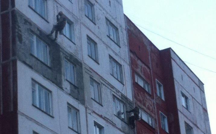 Люди в окнах напугали чепчан на улице Алексея Некрасова