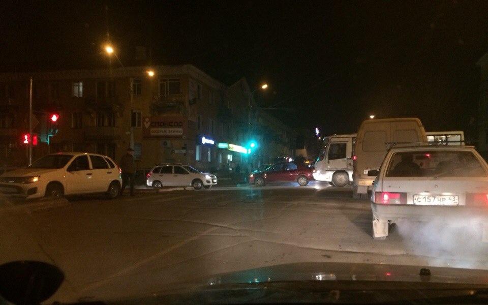 На проспекте Мира при столкновении «Лады» и «Рено» пострадала женщина