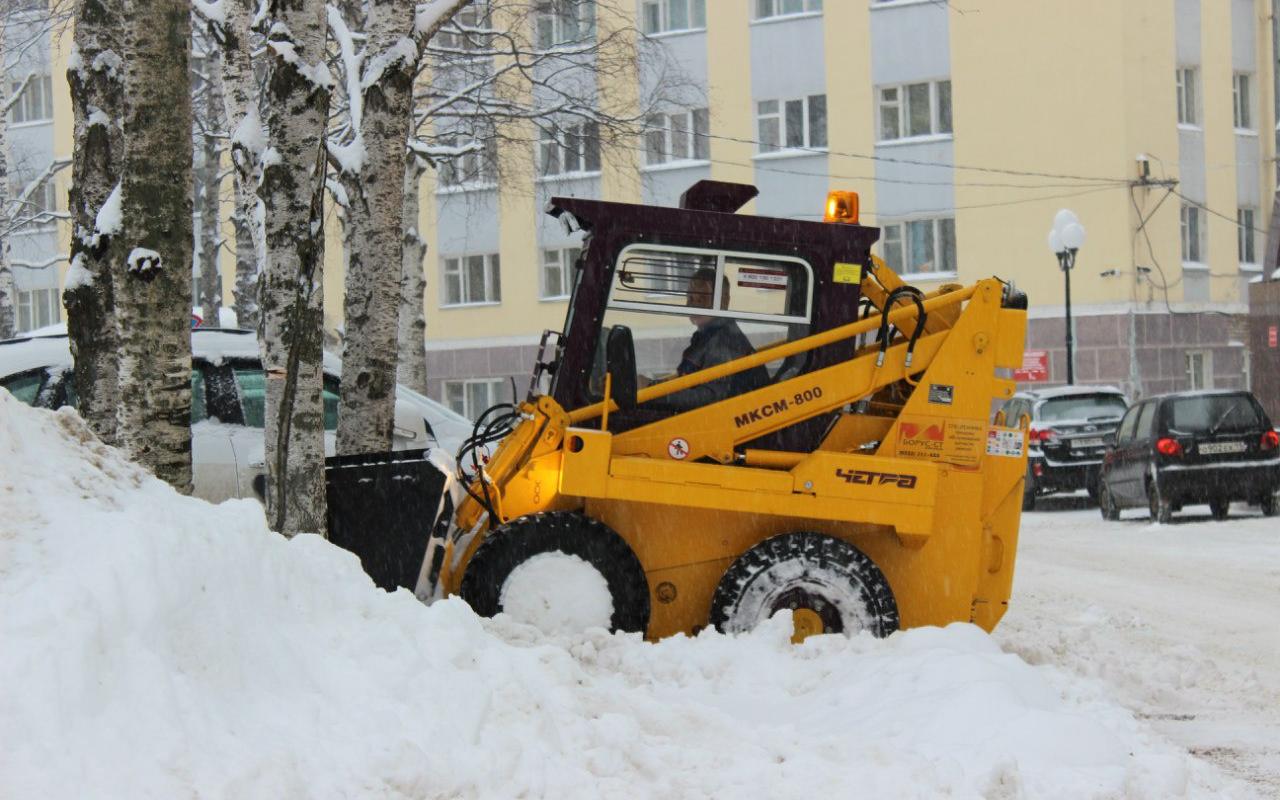 Стало известно, сколько техники работает в Чепецке после снегопада