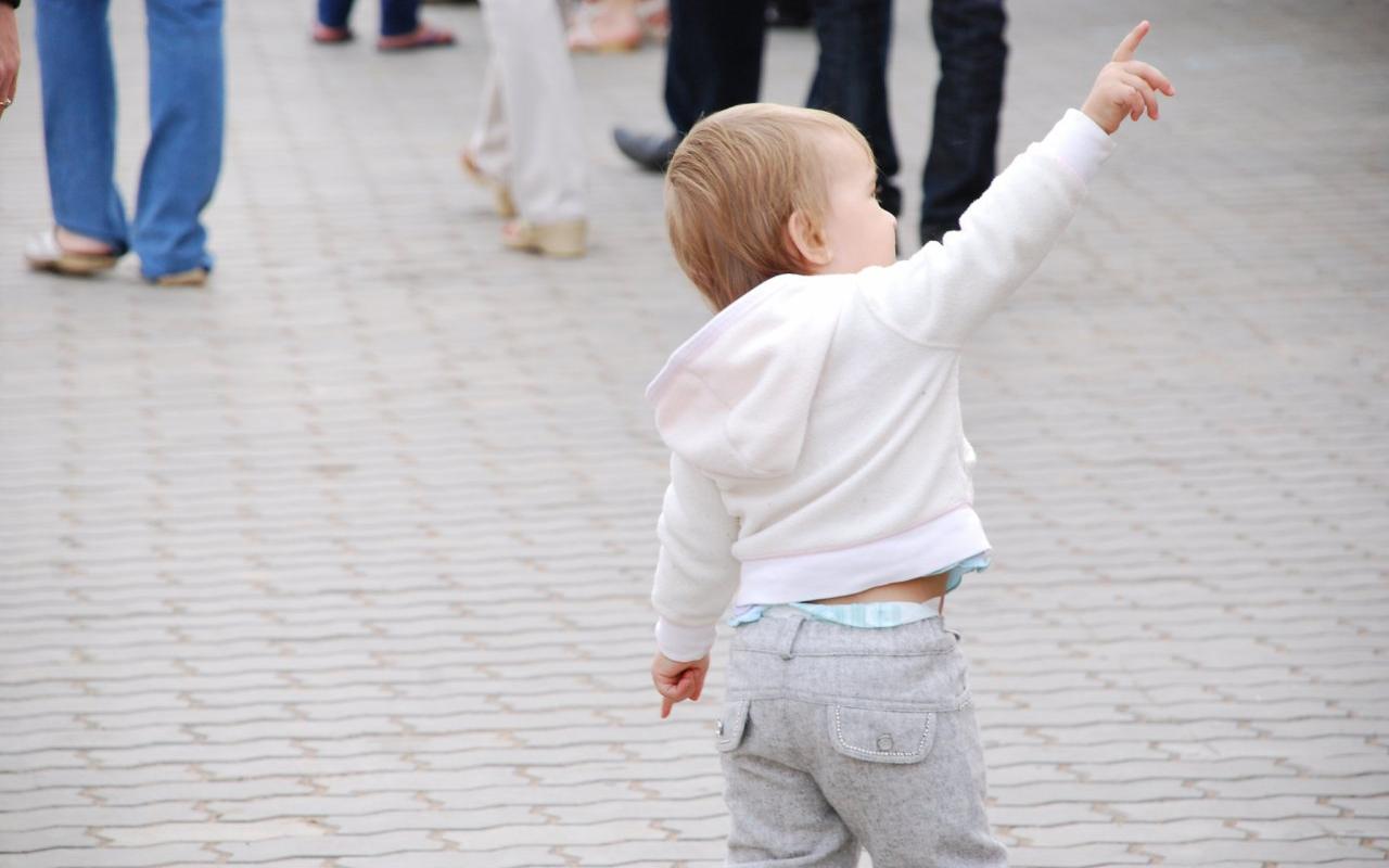 Мамы Чепецка боятся странного мужчину, который специально кашляет на детей