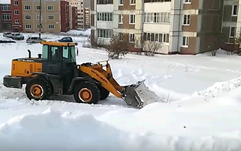 В  9 микрорайоне началось обустройство горки