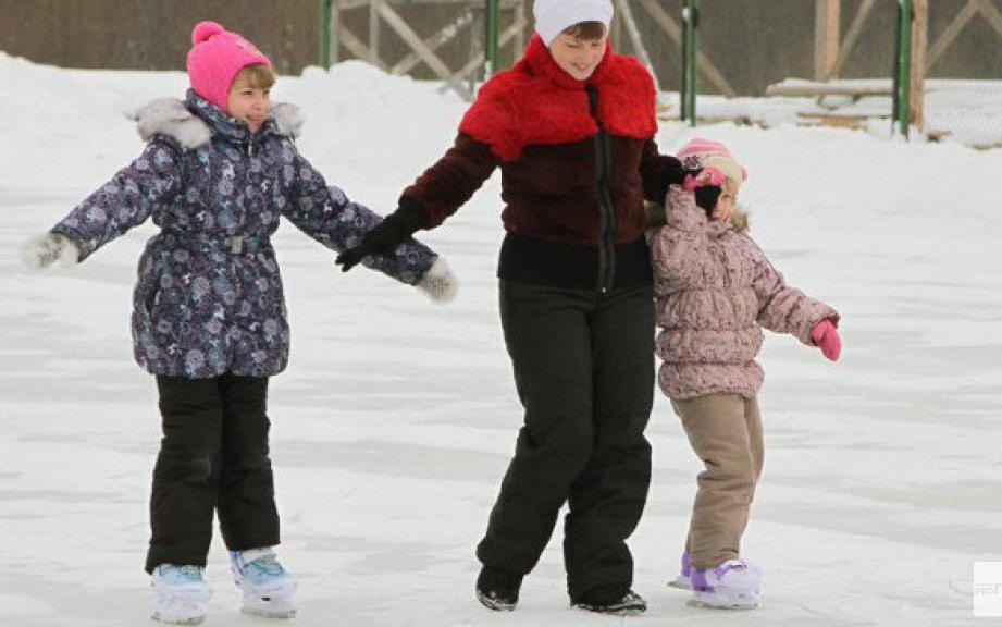 В Кирово-Чепецке заливают второй открытый каток