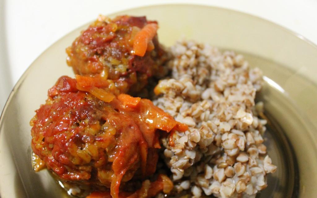Вкусный обед: тефтели в томатном соусе