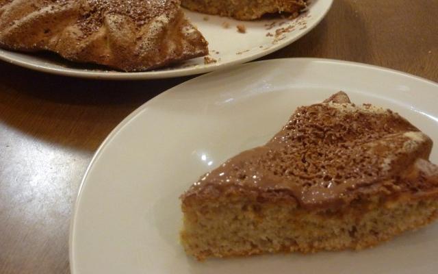 Вкусная выпечка к чаю: банановый пирог с шоколадом