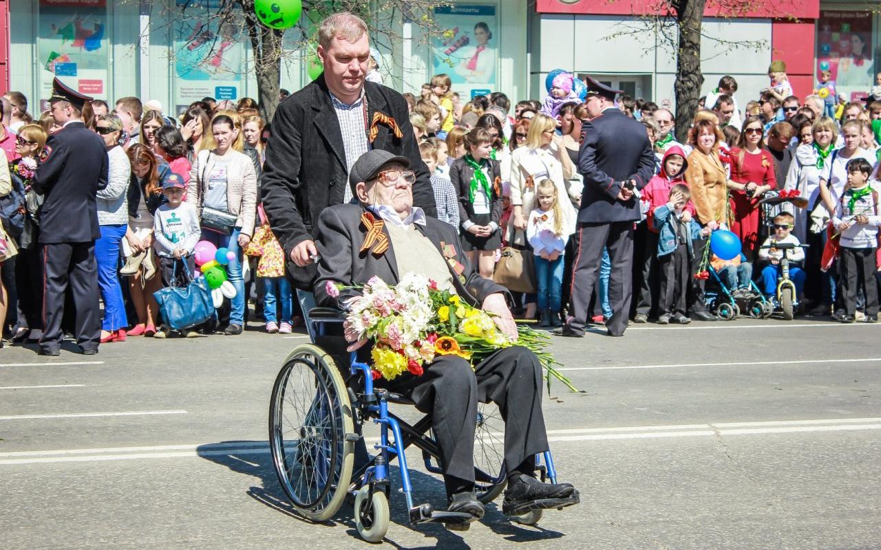 В Чепецке ищут водителей, готовых бесплатно подвезти ветеранов 9 мая