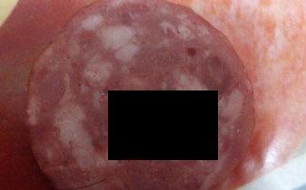 Чепчанин в колбасе нашел неприятный сюрприз