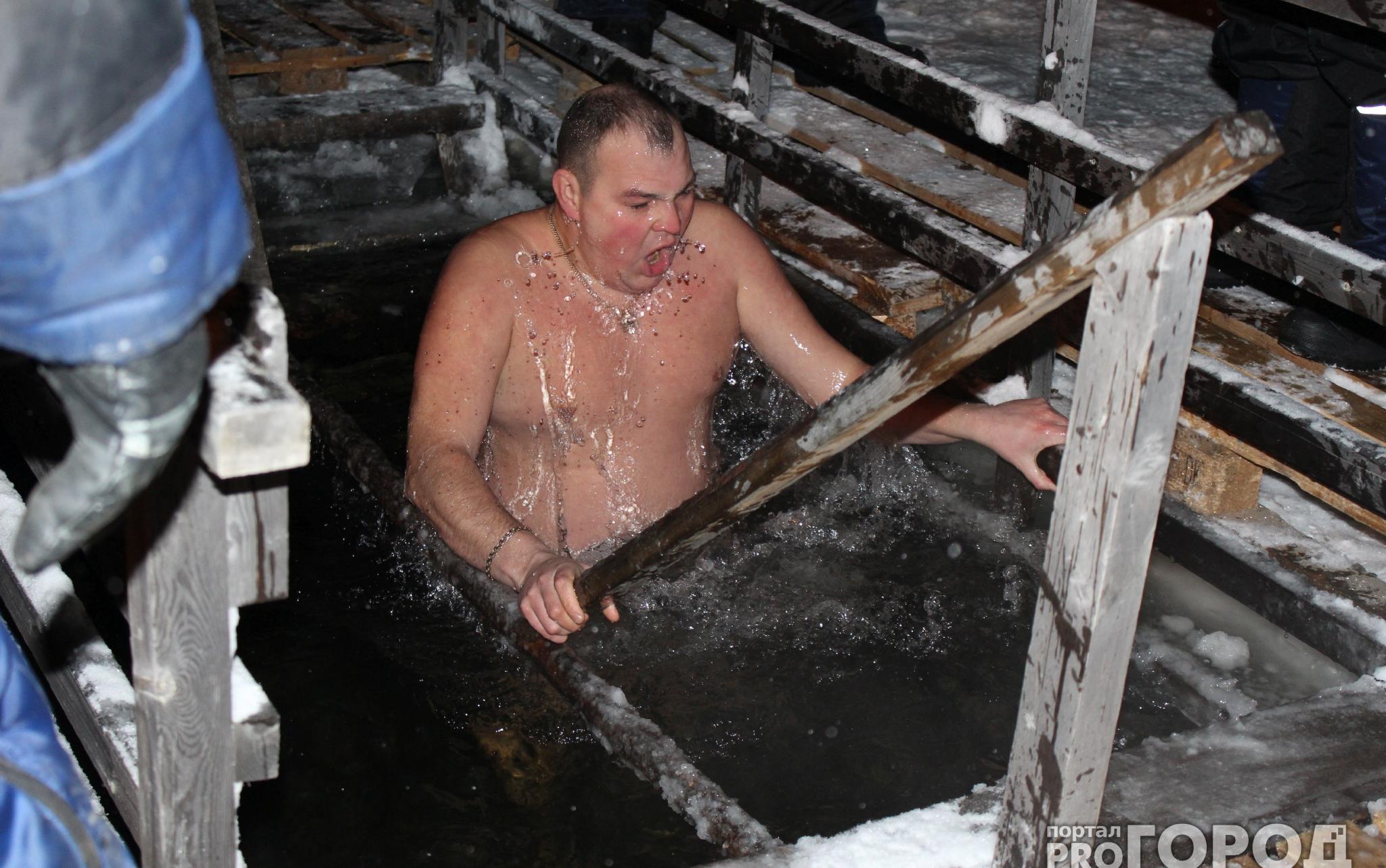 Крещение в Чепецке: службы в храмах, купель и освящение воды