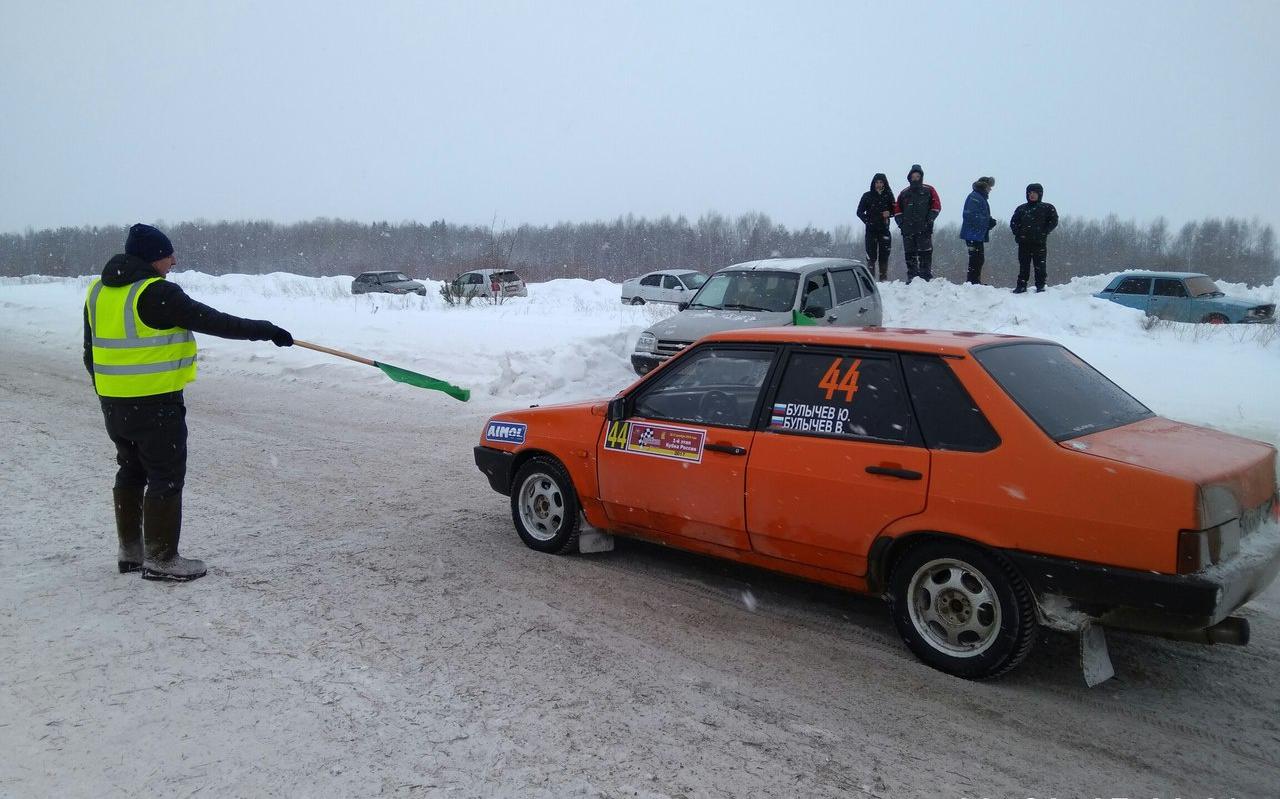 Фоторепортаж: в Чепецке впервые прошли соревнования по ралли-спринту