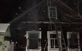 В Каринторфе сгорели дом и баня: хозяина с ожогами увезли на «скорой»