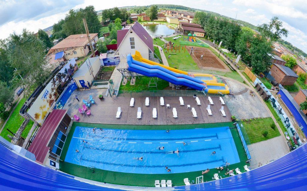 Снег не помеха: открытый бассейн в глазовском аквапарке работает круглый год!