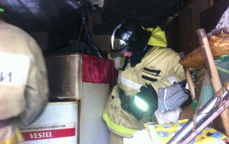 В Чепецке в квартире вспыхнул пожар: мужчину увезли в больницу с ожогами