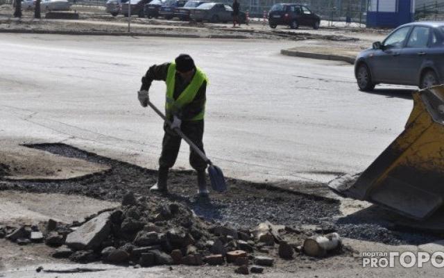 На "Вятавтодор" завели дело за плохое содержание трассы в Чепецком районе