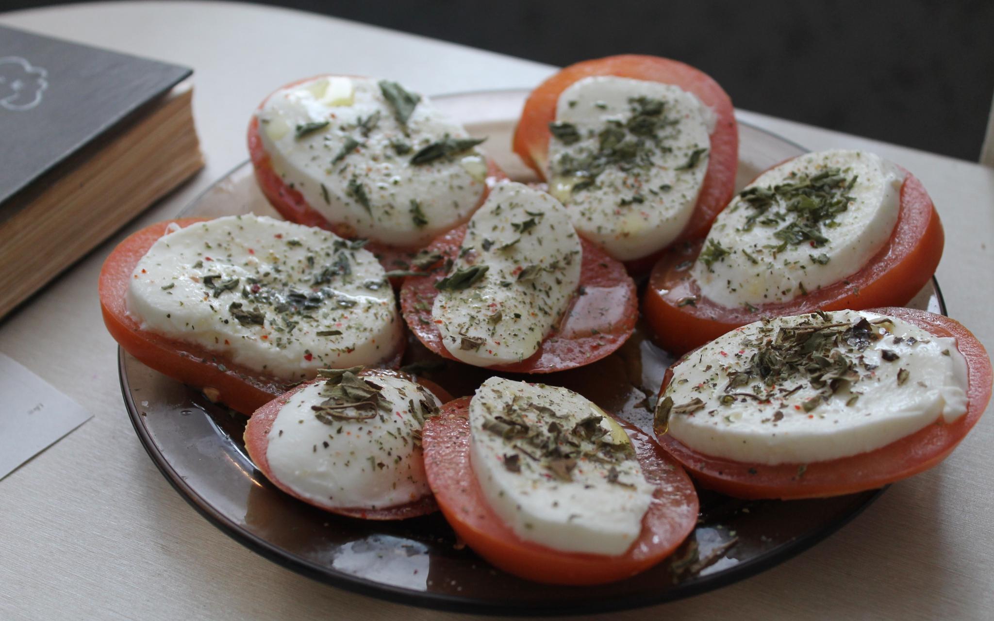 Вкусная закуска к праздничному столу: а-ля "Капрезе"