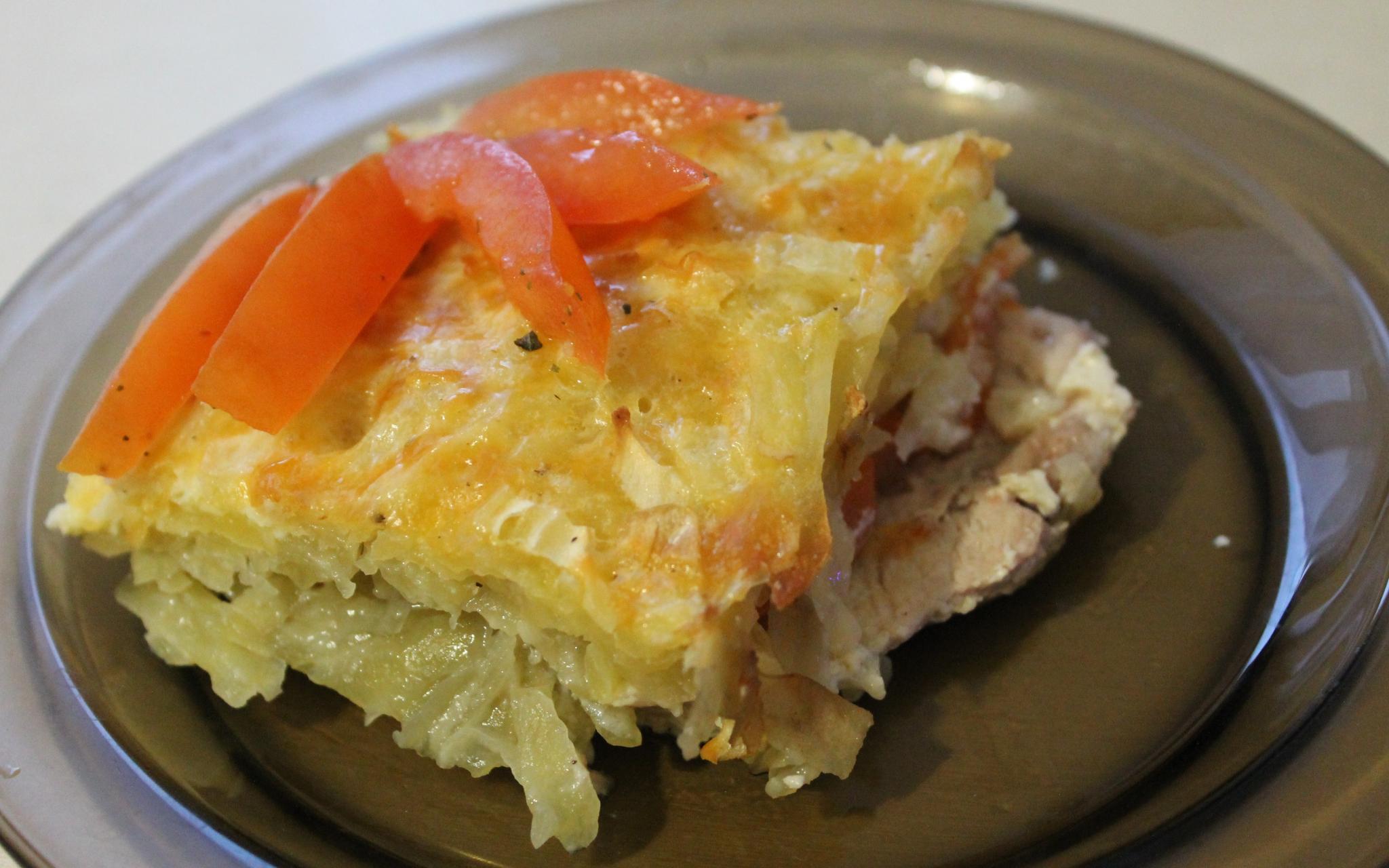 Мясо под шубкой из тертого картофеля: сытный обед